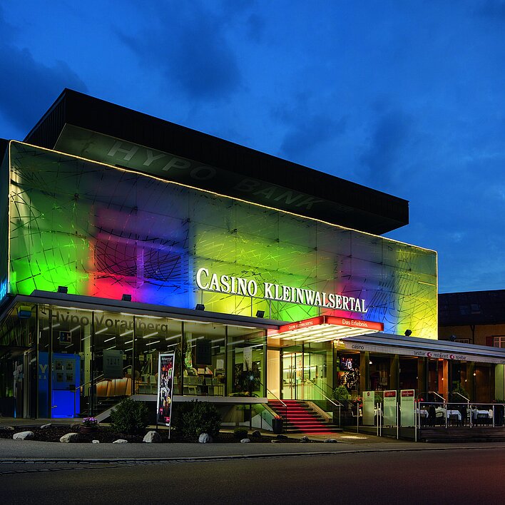 Casino Kleinwalsertal Außenansicht bei Nacht